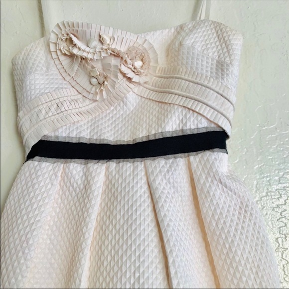 BCBG MaxAzria cream strapless formal dress in size 6 - Picture 2 of 8
